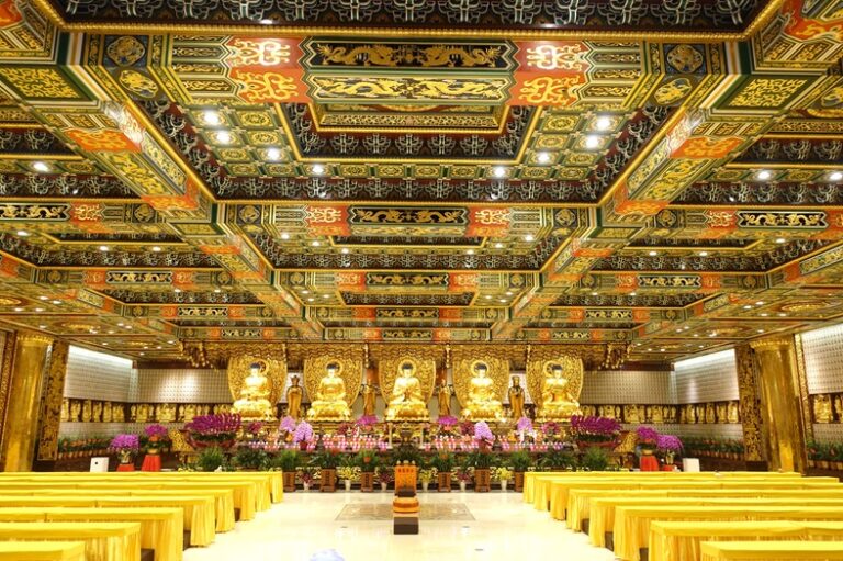 Monasterio Po Lin