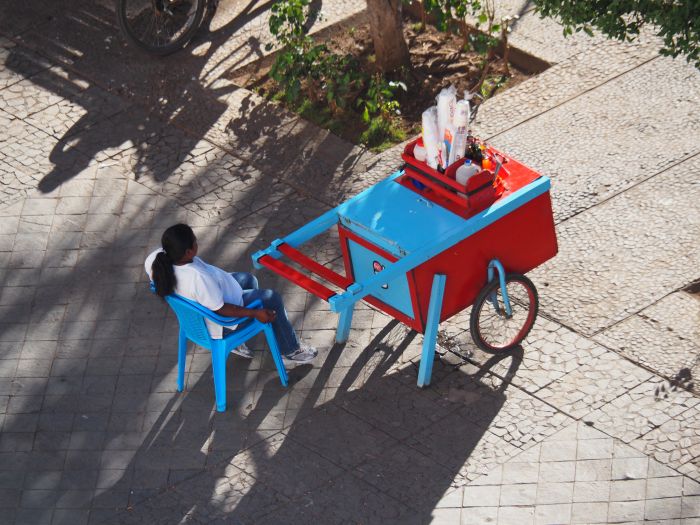 Esperando clientela